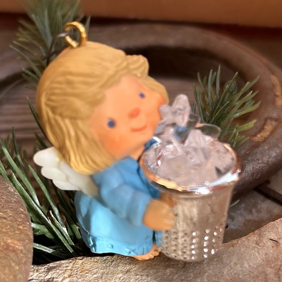 Hallmark Keepsake 1984 Blue Ángel #7 Thimble Ornament New in Box